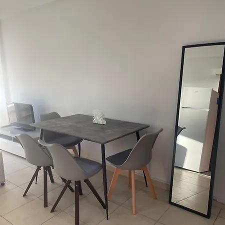 Alex 34 Apartment Larnaca